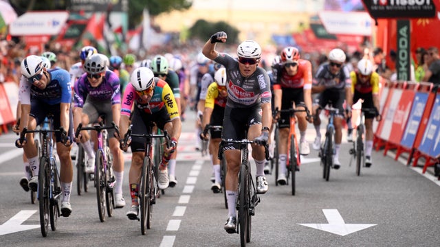 La etapa 8 de La Vuelta se definió con mucha emoción