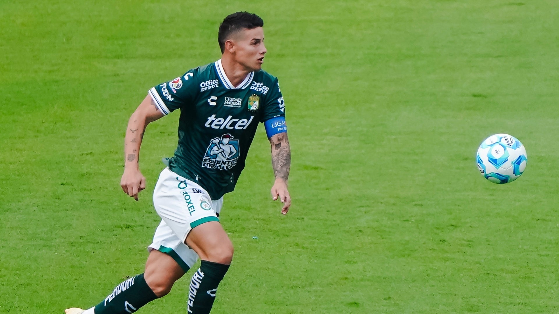 James Rodríguez, capitan en Club Leon vs Queretaro - @clubleonfc