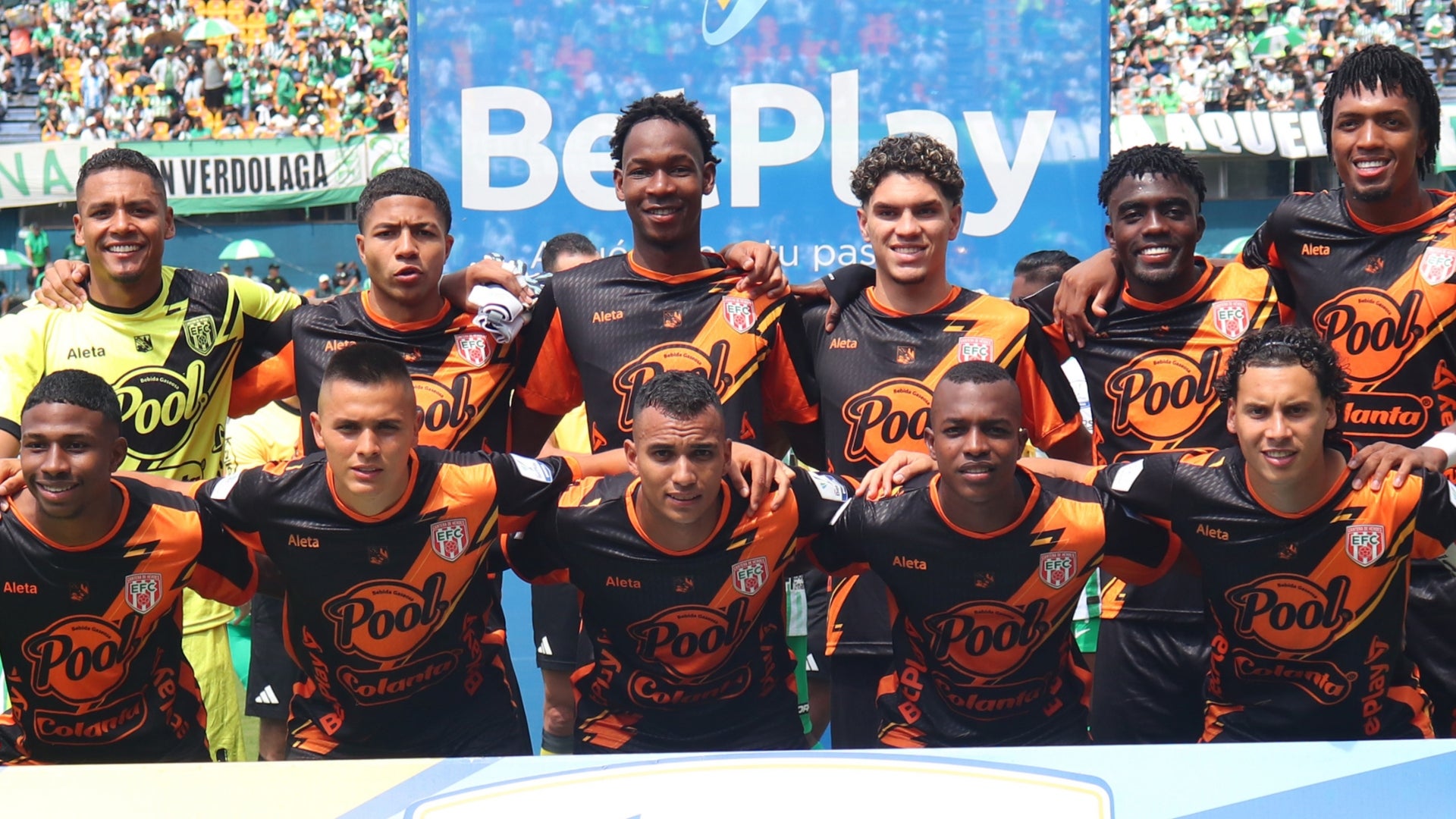 Envigado sufrió gol anulado y dos rojas vs Nacional - VizzorImage