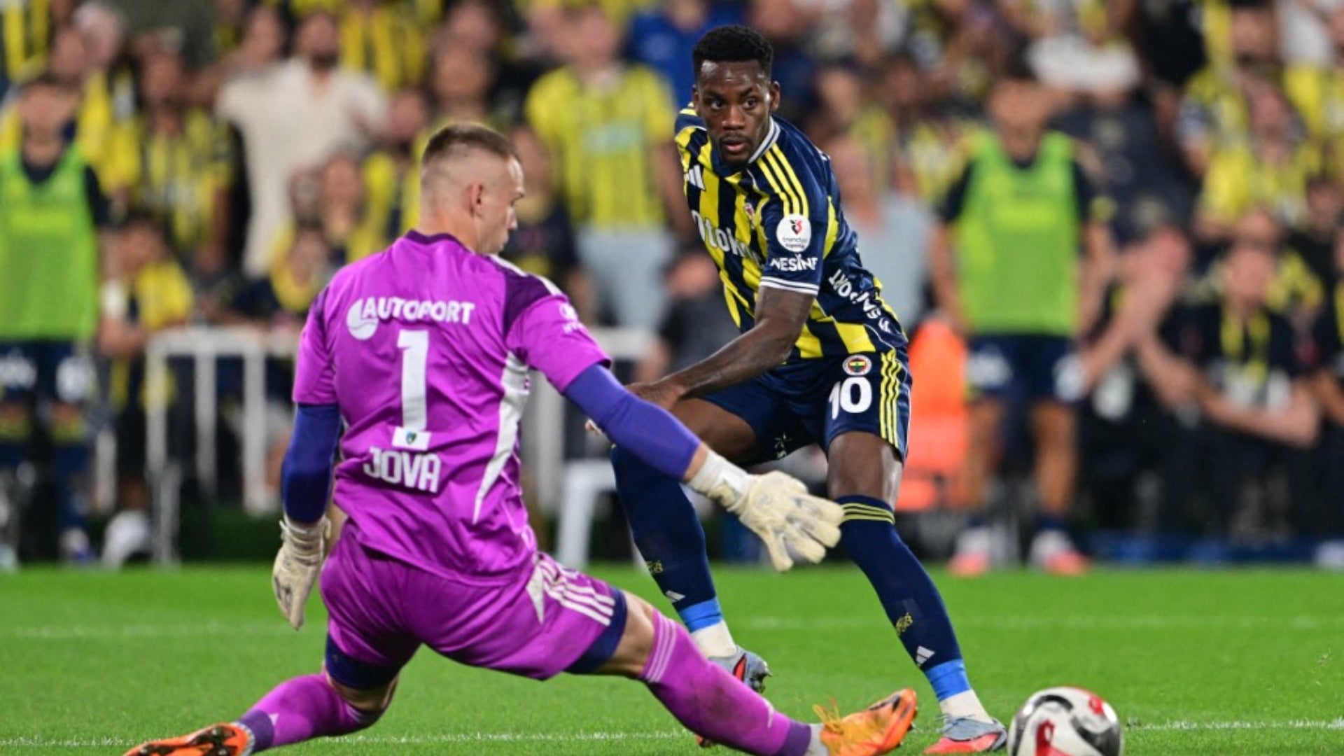 Jhon Jader Duran, delantero de Fenerbahce - AFP