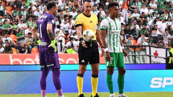 David Ospina prendió las alarmas en Atlético Nacional David Ospina prendió las alarmas en Atlético Nacional