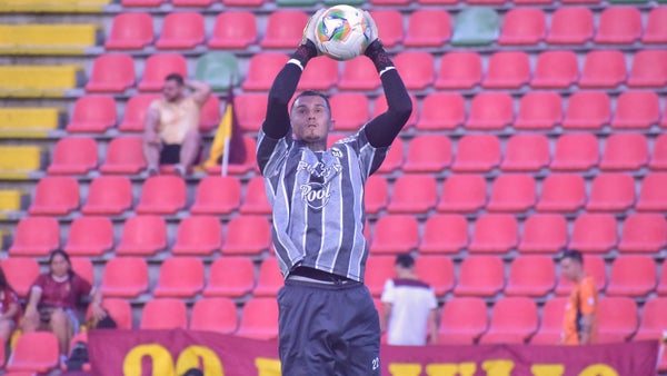 Arquero de Tolima evitó un impresionante golazo de Fortaleza
