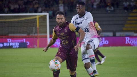 Tolima no pudo acabar el invicto de Fortaleza en Liga - VizzorImage