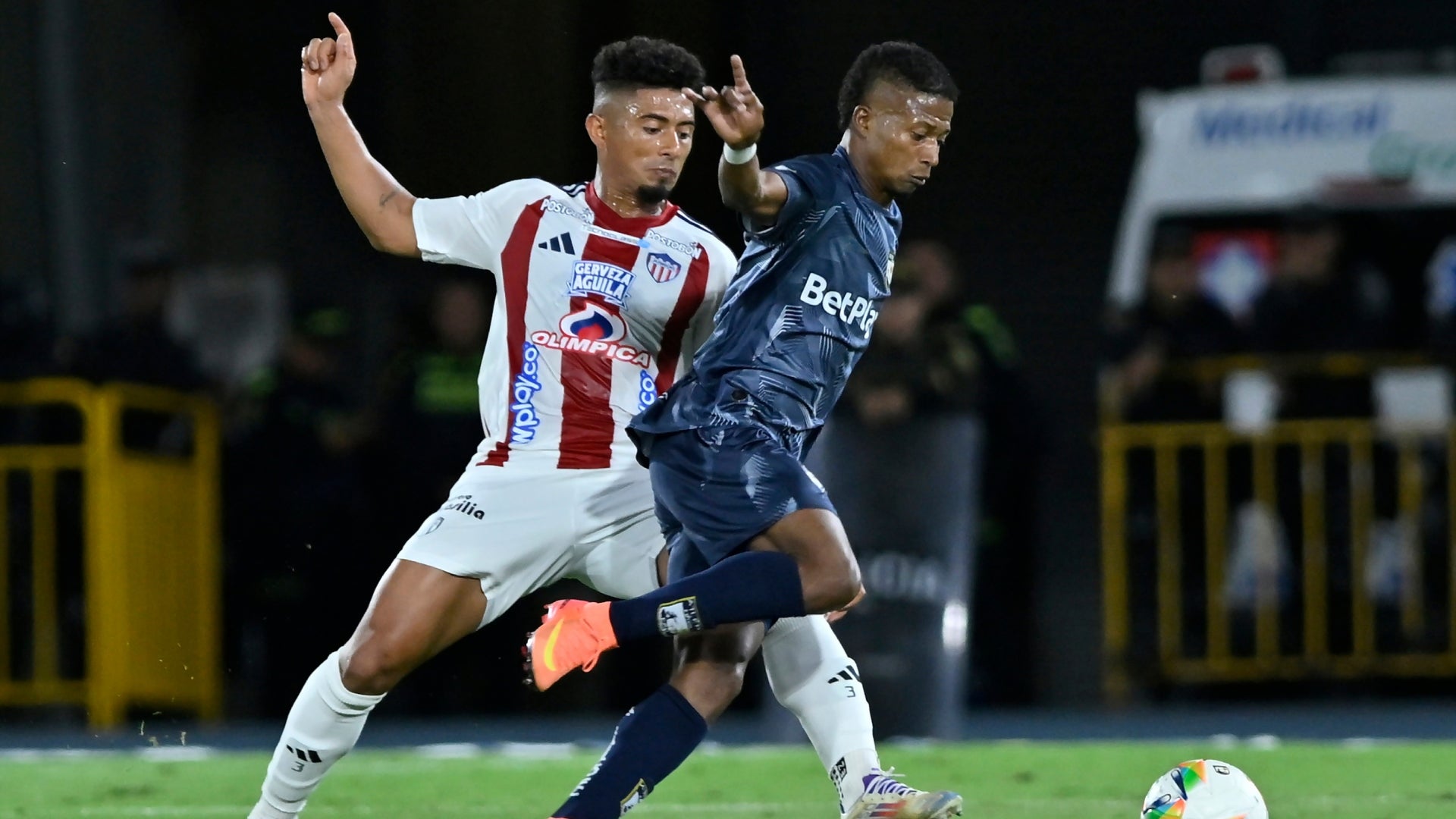 Junior avanzó por penales a cuartos de final de Copa BetPlay - VizzorImage