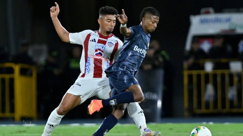 Junior avanzó por penales a cuartos de final de Copa BetPlay - VizzorImage