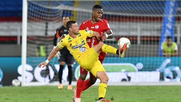 América vs. Bucaramanga terminó con enfrentamiento entre jugadores