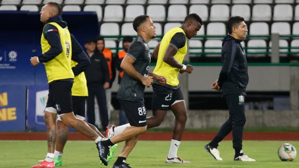 Once Caldas perdió a dos titulares por lesión vs. Pereira