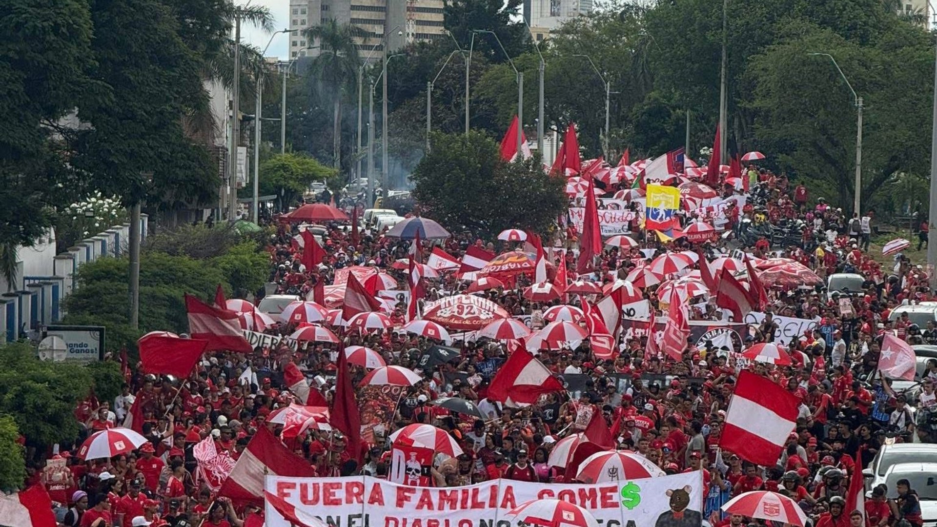 Protestas afueras del Pascual Guerrero