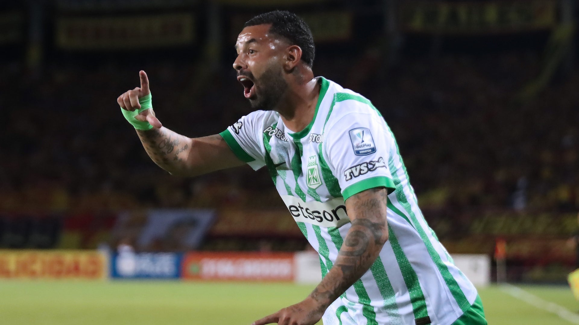Edwin Cardona celebra gol de Nacional - VizzorImage