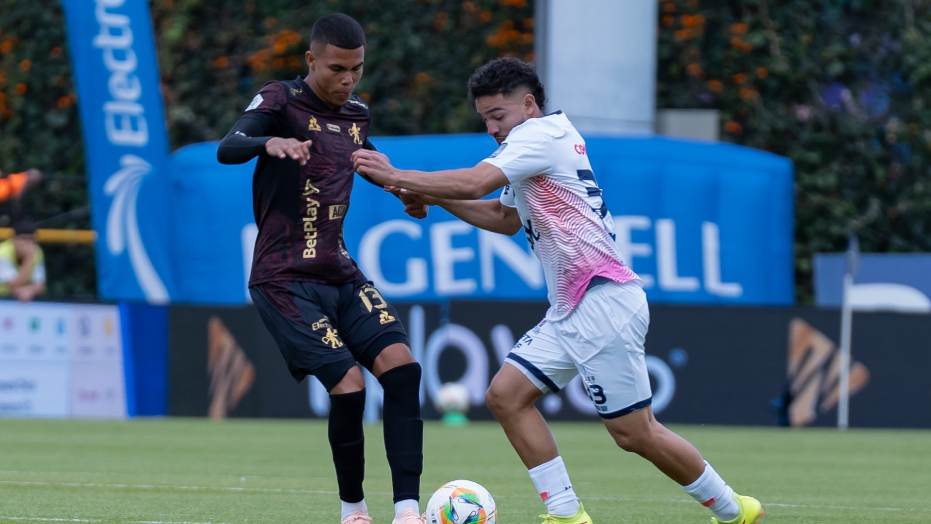 Penalti de América vs Fortaleza - VizzorImage