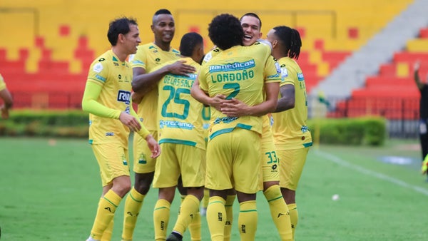 Bucaramanga se quedó con un hombre menos ante Nacional