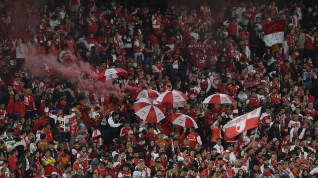 Hinchas de Santa Fe - VizzorImage