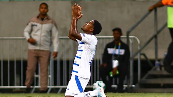 Gol de Luis Sinisterra encaminó la remontada de Cruzeiro a Bahía Gol de Luis Sinisterra encaminó la remontada de Cruzeiro a Bahía