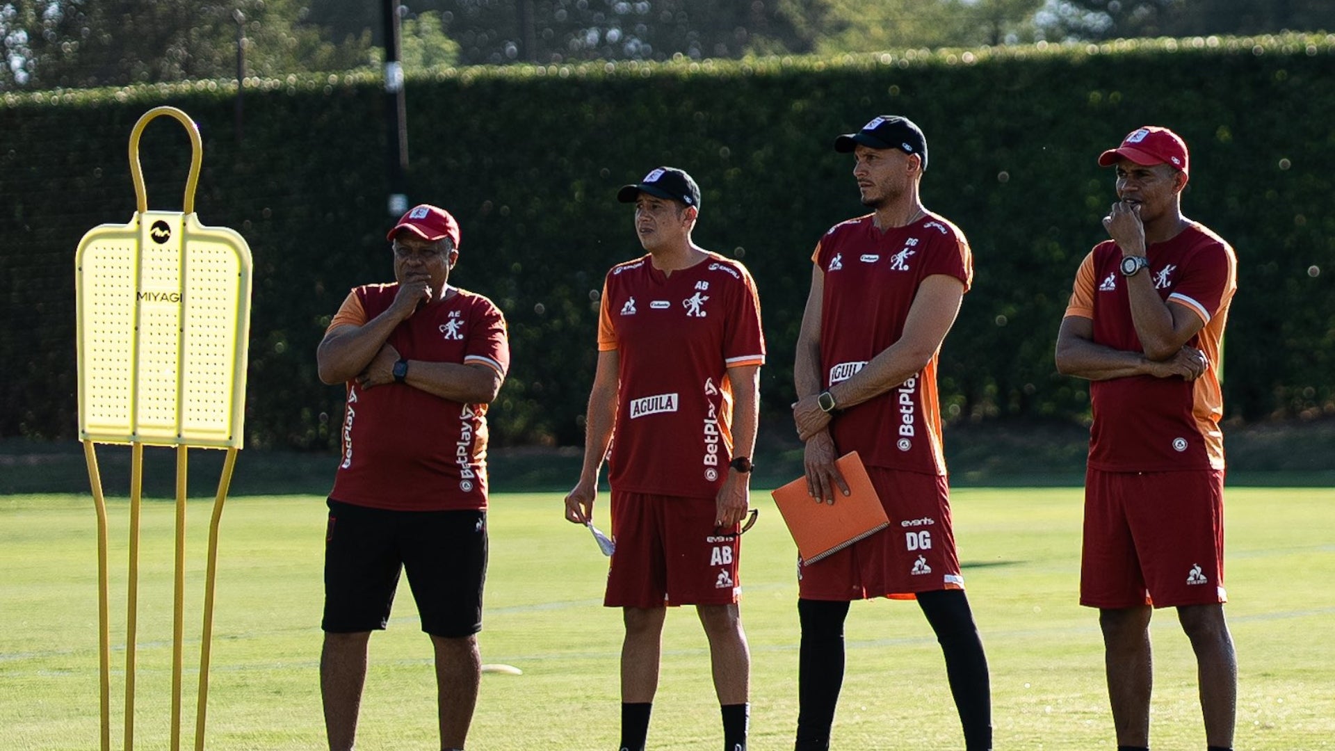 David González debutó con derrota