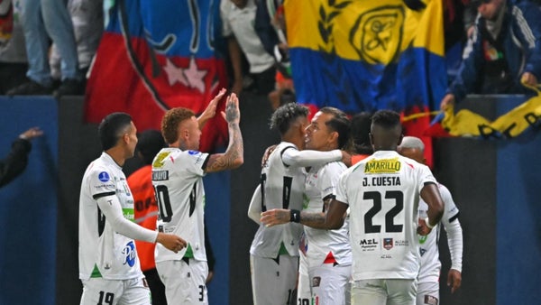 Once Caldas venció a Ind. del Valle con doblete de Dayro Moreno Once Caldas venció a Ind. del Valle con doblete de Dayro Moreno