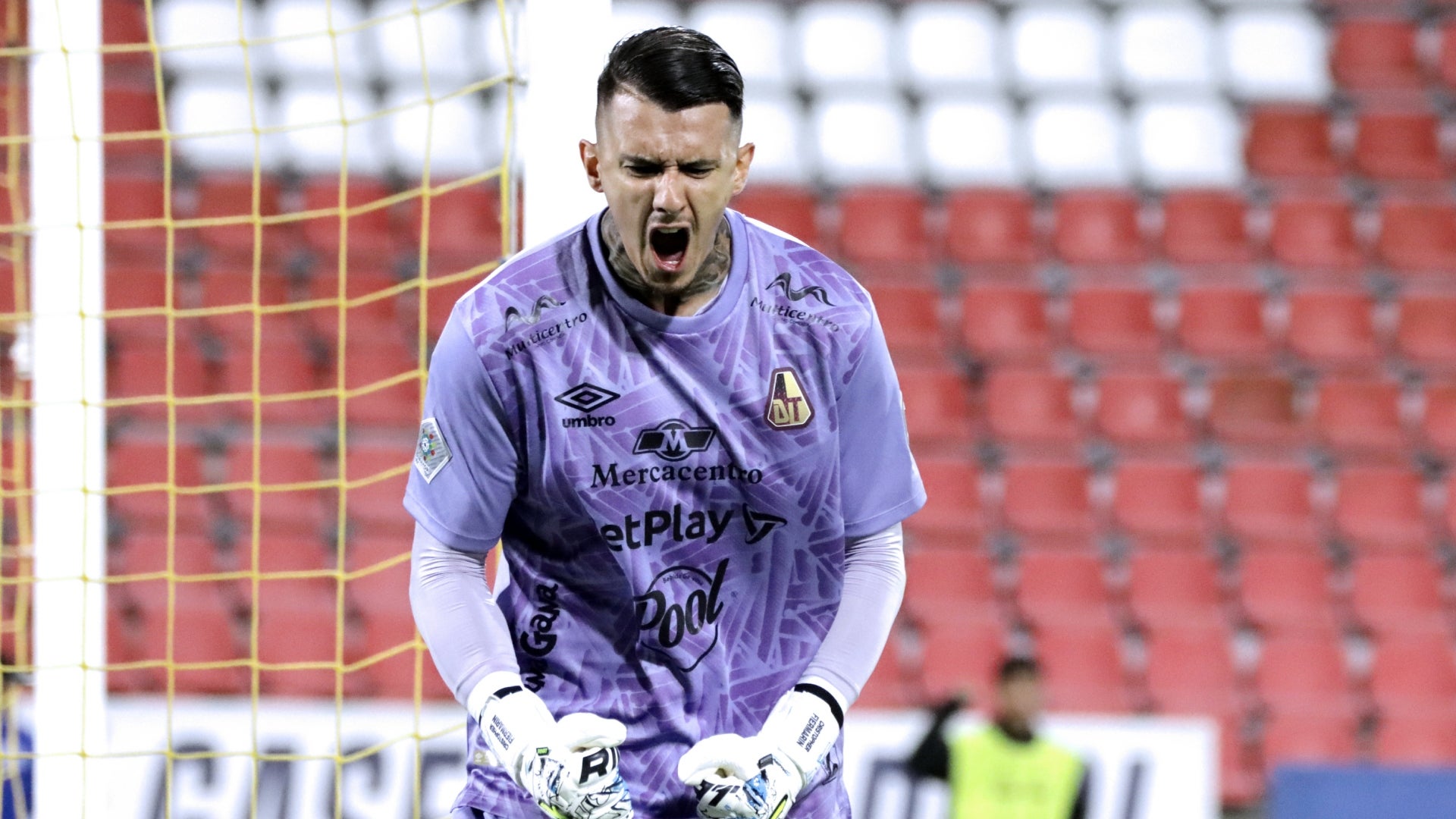 Fiermarín cometio penalti en Bucaramanga vs Tolima - VizzorImage