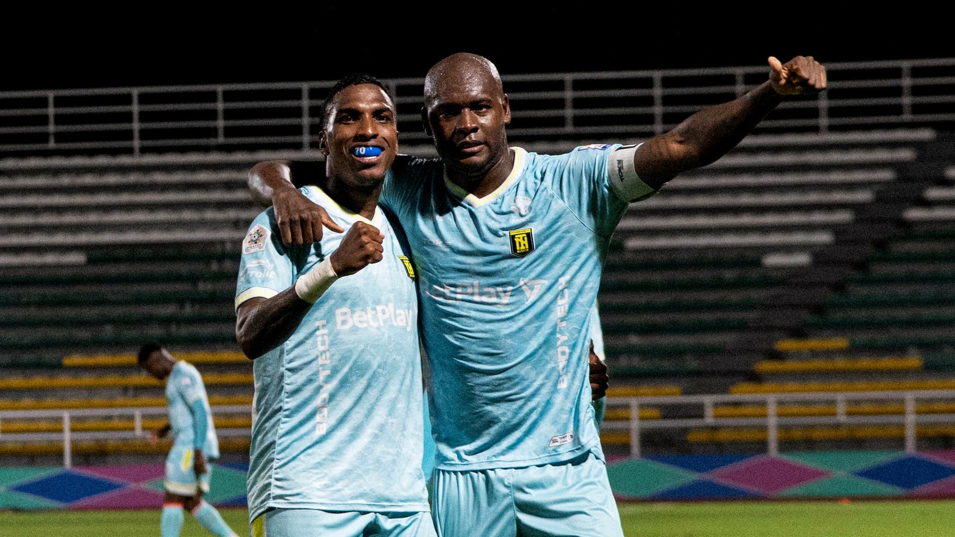 Víctor Ibarbo casi anota un golazo ante Huila