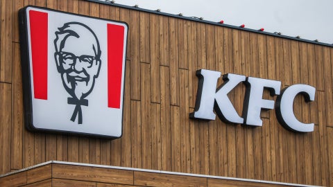 KFC presenta las nuevas alitas en salsa