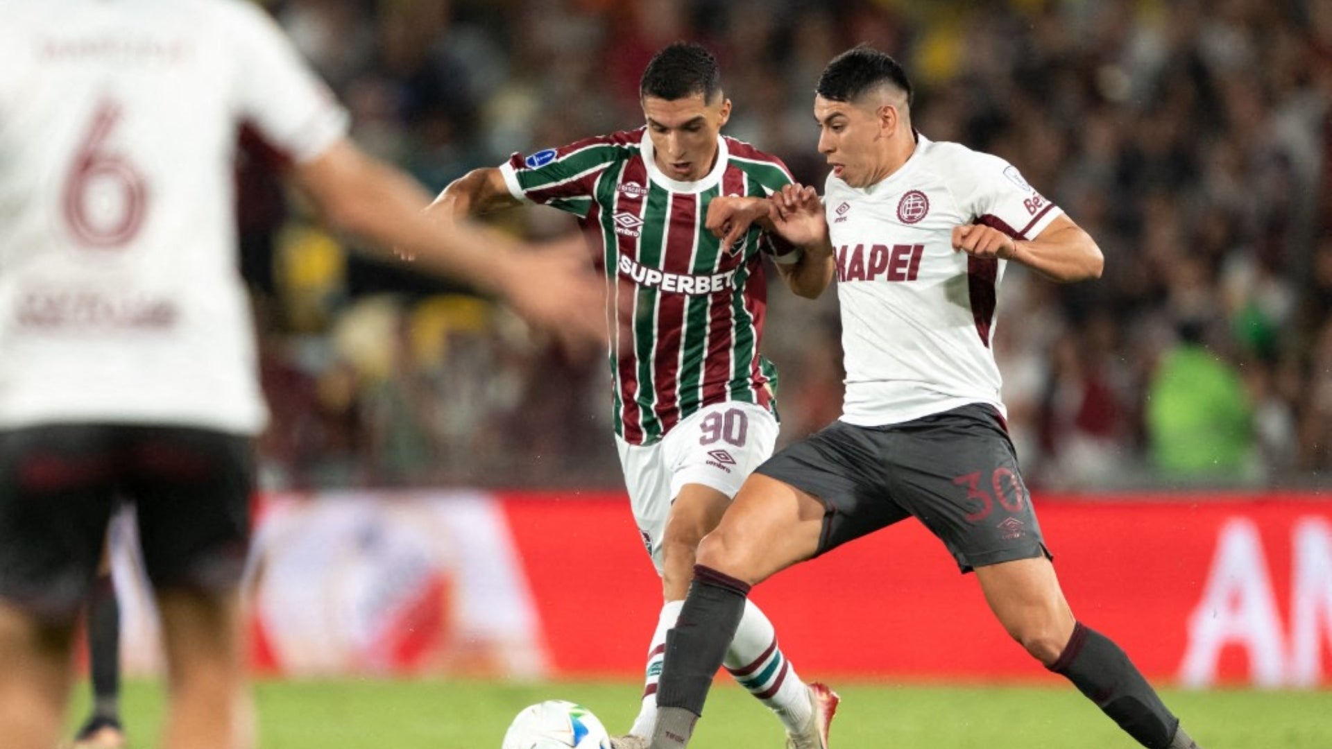 Kevin Serna contra Lanús