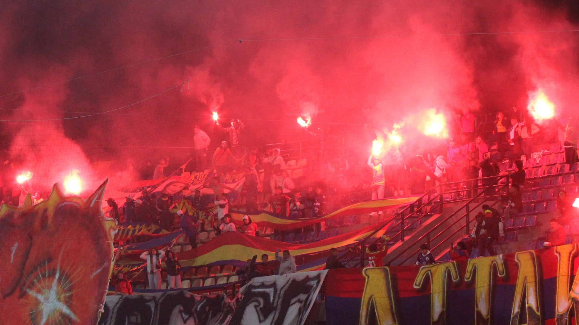 Hinchas de Deportivo Pasto - VizzorImage