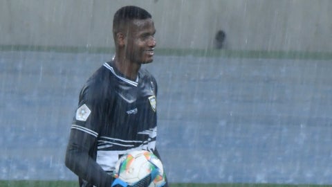 Euler Obando evito el gol de Bogota a Boca - VizzorImage