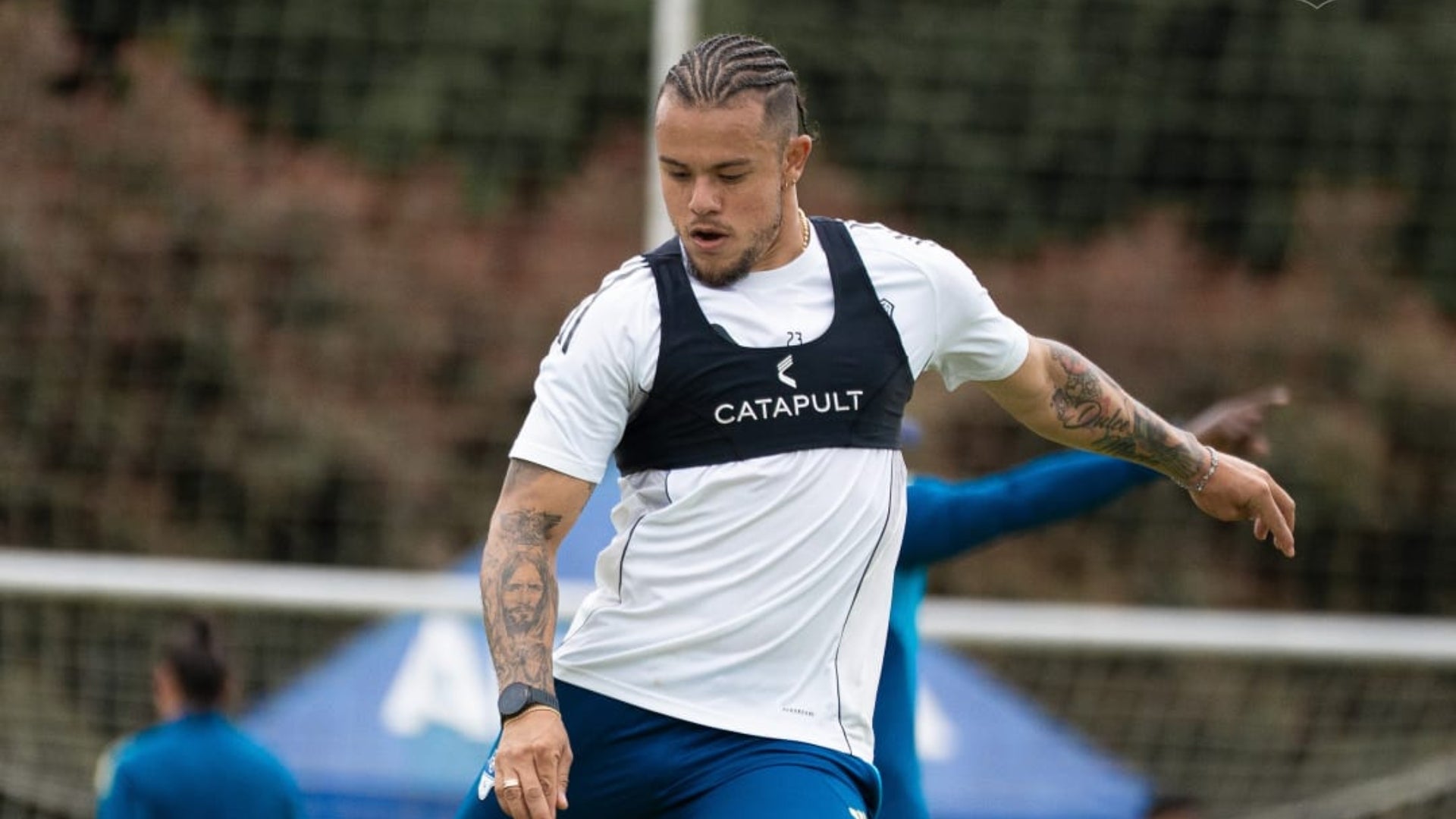 Leonardo Castro entrena en Millonarios - @MillosFCoficial