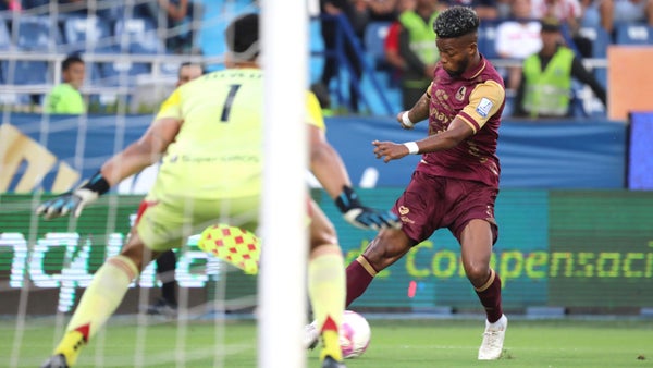 Junior se salvó de recibir un gol olímpico ante Tolima