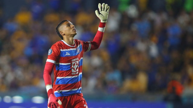 Kevin Mier protagonizó una gran acción en la Liga MX