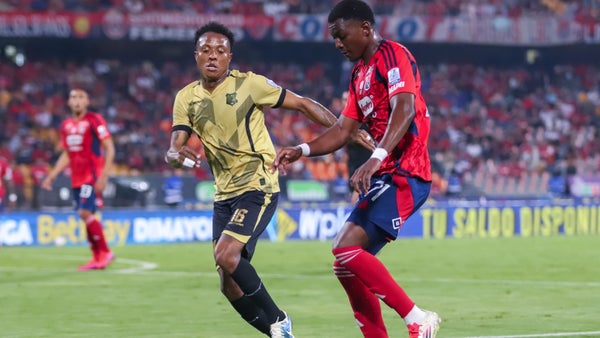 Águilas Doradas sorprendió y derrotó a Medellín Águilas Doradas sorprendió y derrotó a Medellín