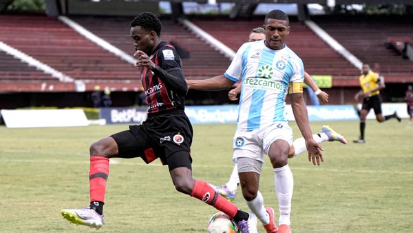 El árbitro mostró la roja en Real Santander vs. Cúcuta Deportivo