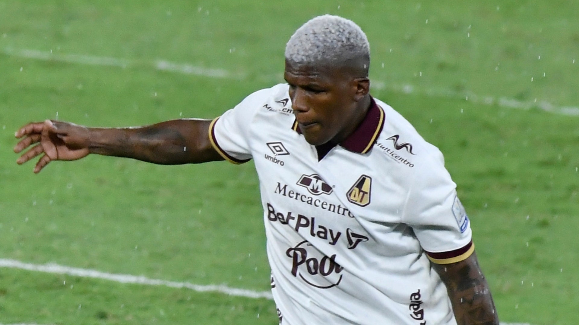 Marlon Torres cometió penal en Tolima vs Envigado - VizzorImage