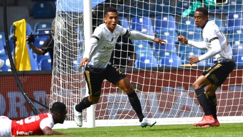 Llaneros dio la sorpresa con victoria en casa de Santa Fe - VizzorImage