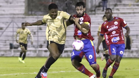 Águilas Doradas rescató un empate al último minuto