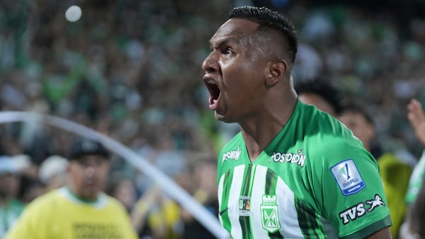 Alfredo Morelos puso a temblar a Jaguares con potente remate