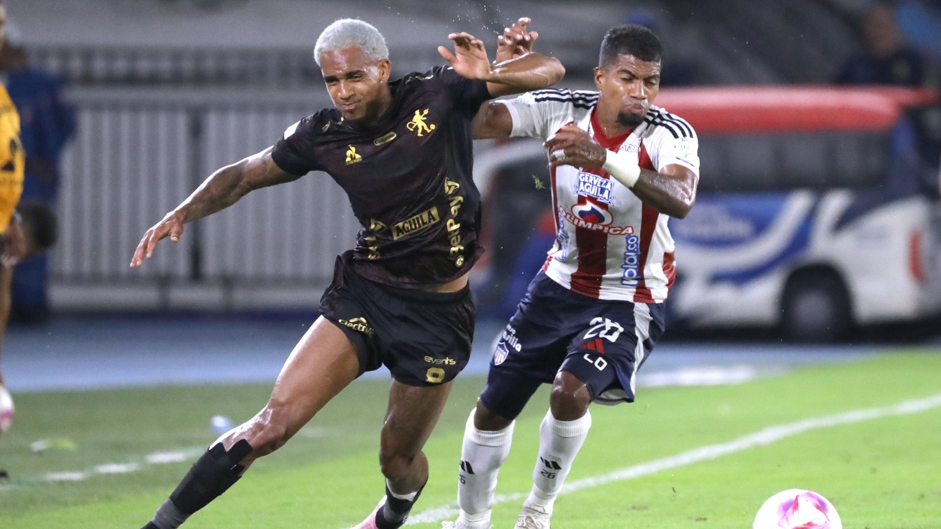 America vs Junior, juego de vuelta por Copa - VizzorImage