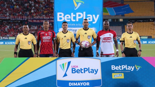 Medellín pidió penal por esta polémica acción ante Santa Fe