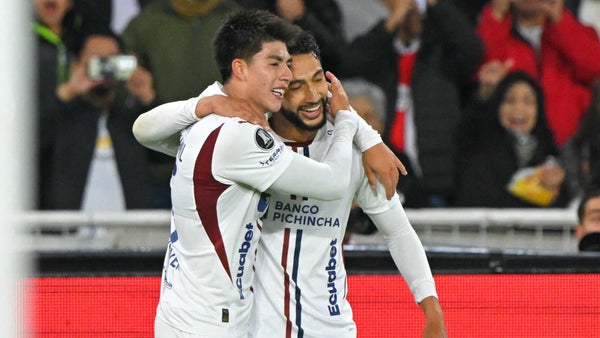 Con Jeison Medina, Liga de Quito goleó a Palmeiras en la semifinal ida