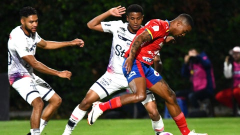 Fortaleza protestó un codazo de un defensor de Pasto - VizzorImage