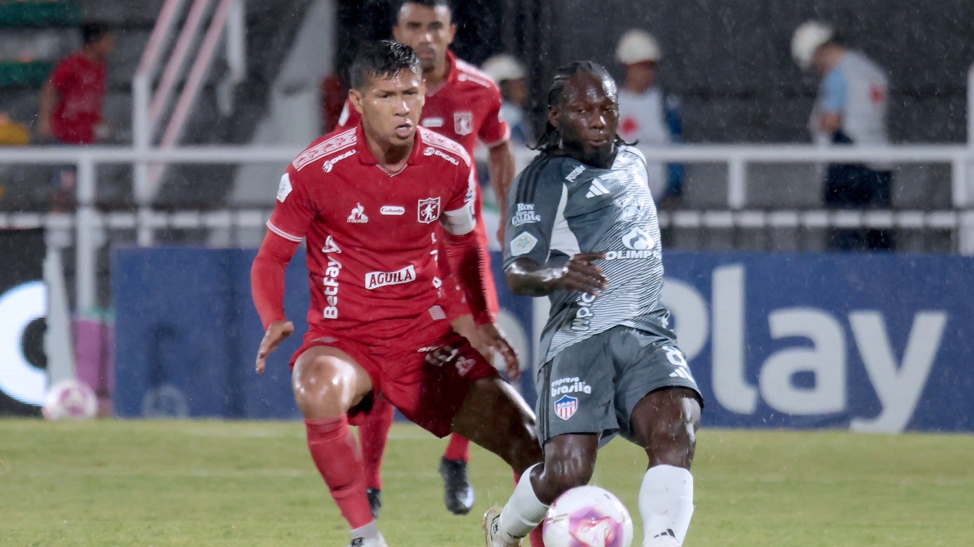 América de Cali supero a Junior en la reclasificación - VizzorImage