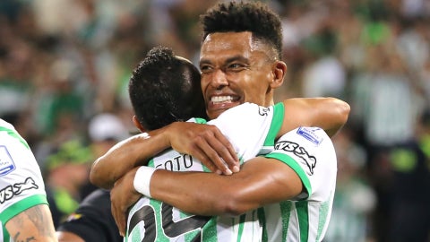 Nacional goleo a Medellin y lo superó en la tabla - VizzorImage