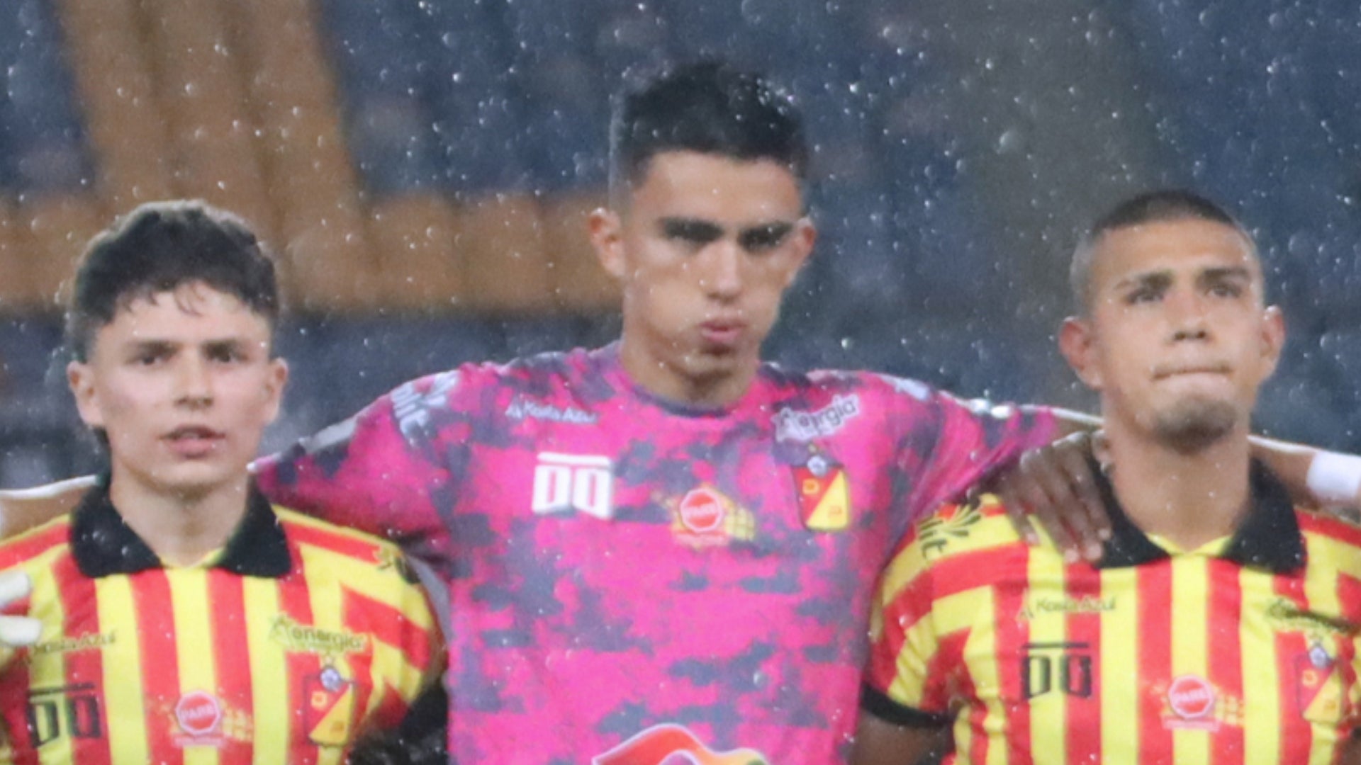 Samuel Atehortua salvo a Pereira tres veces vs Pasto - VizzorImage