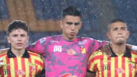 Samuel Atehortua salvo a Pereira tres veces vs Pasto - VizzorImage