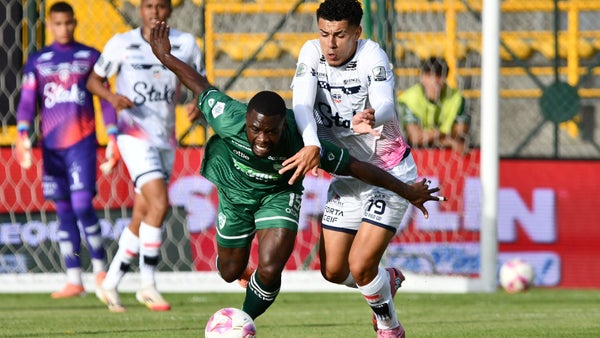 El penalti que sancionó el árbitro en La Equidad vs. Fortaleza