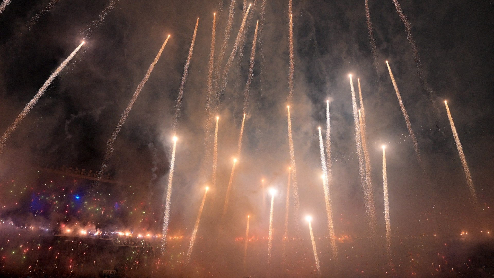 Recibimiento de Racing en el 'Cilindro'