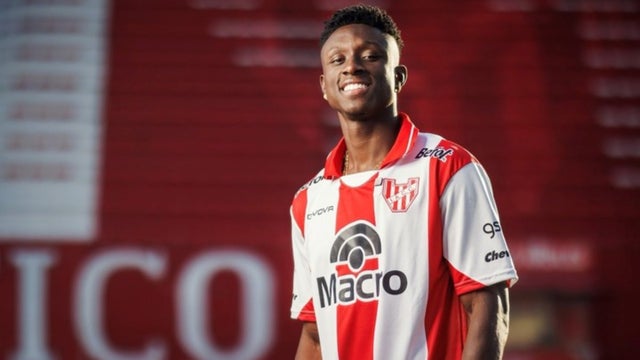 Jhon Córdoba anotó un nuevo gol en Argentina