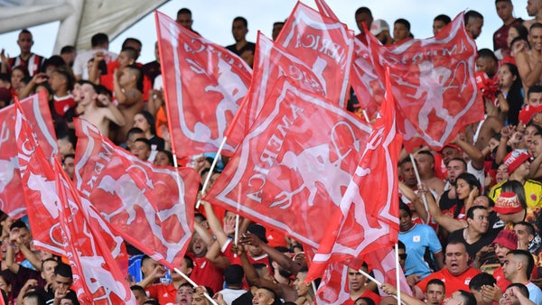 América de Cali realizó un banderazo previo al juego ante Nacional