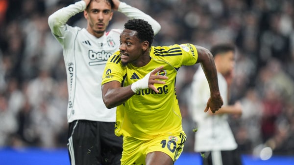 Jhon Durán marcó un agónico golazo con Fenerbahce vs. Besiktas