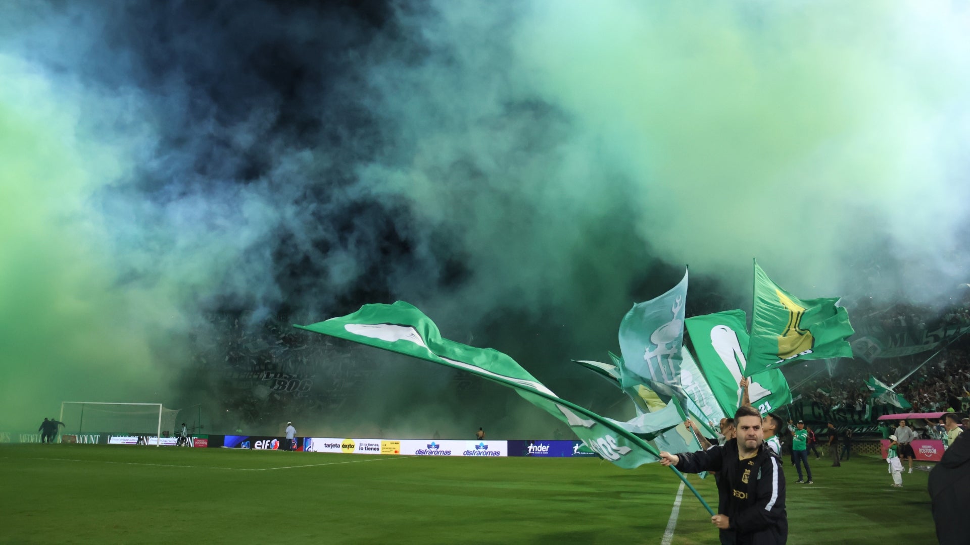 Recibimiento de los hinchas de Nacional