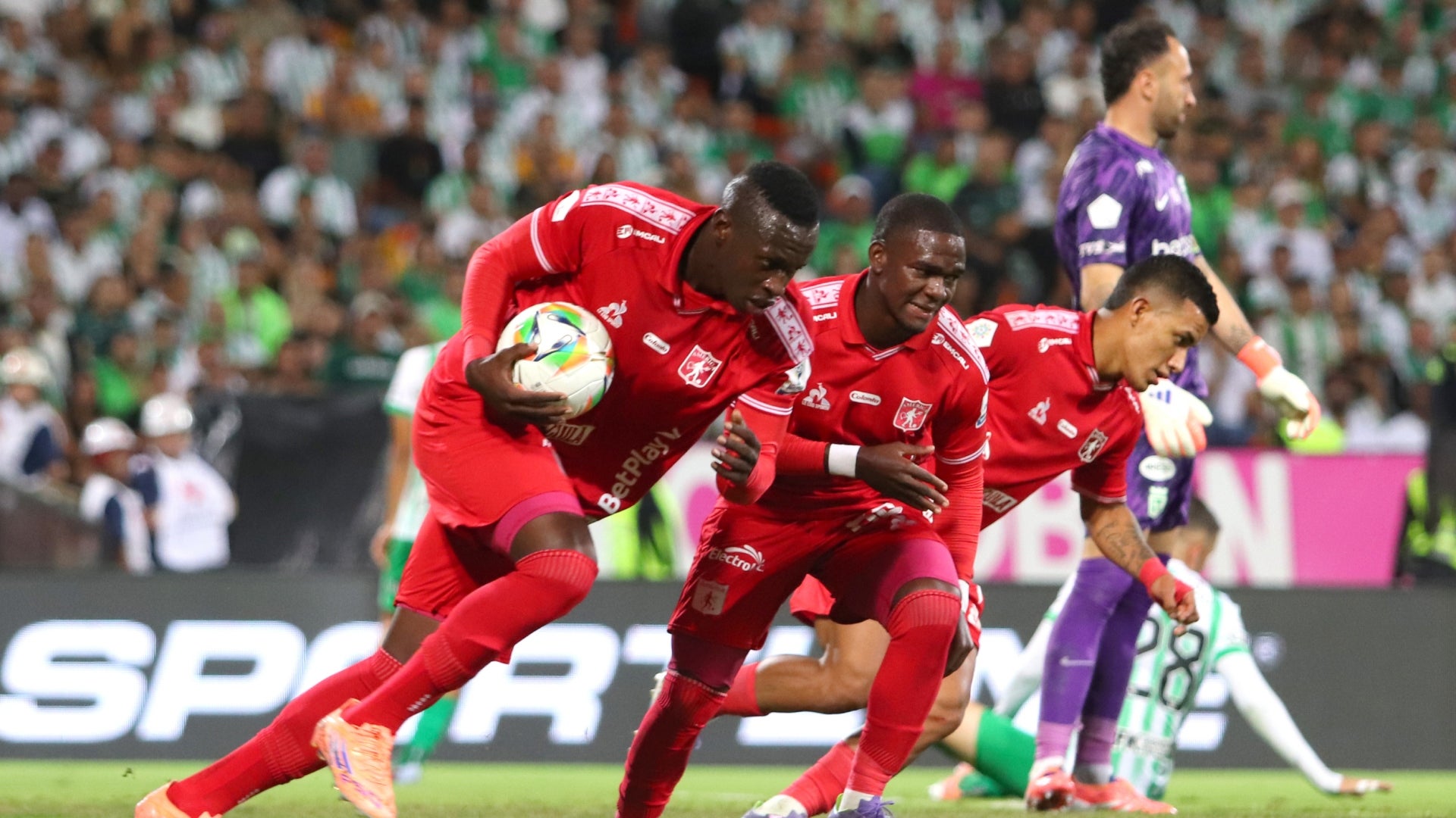 América cayó 4-1 ante Nacional en la ida de la semifinal de Copa - VizzorImage