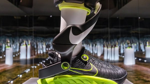 Nike se impone en el mercado: lanza nuevo calzado eléctrico Nike se impone en el mercado: lanza nuevo calzado eléctrico